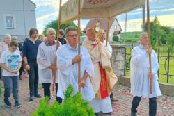 Zakończenie oktawy Bożego Ciała. Błogosławieństwo dzieci.